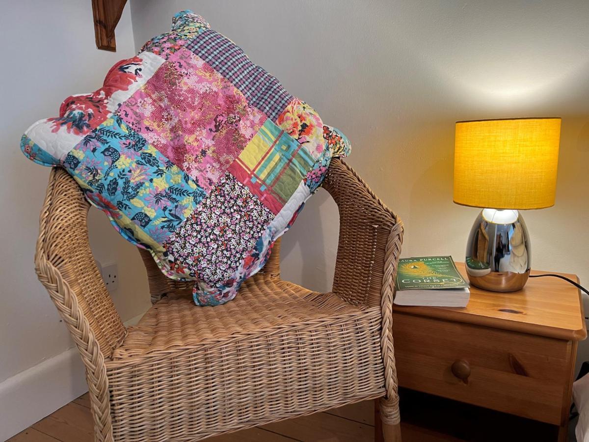 Cheerful 3 Bedroom Cottage In Central Location 앰블사이드 외부 사진