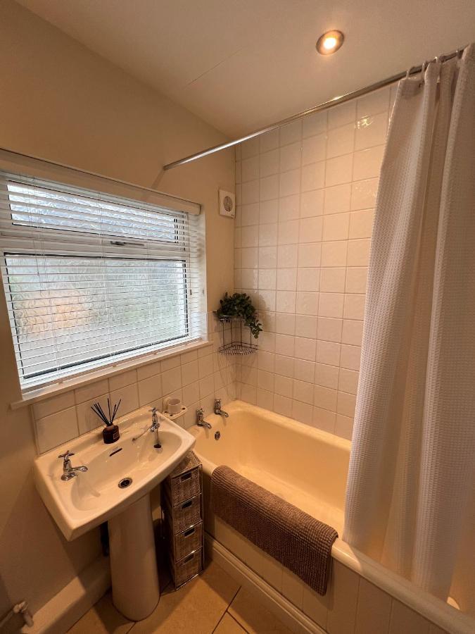 Cheerful 3 Bedroom Cottage In Central Location 앰블사이드 외부 사진