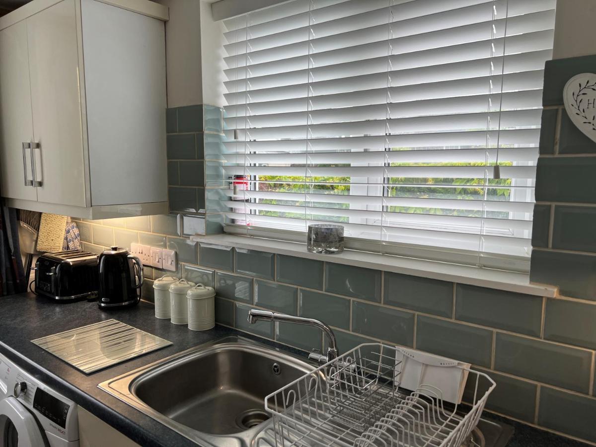 Cheerful 3 Bedroom Cottage In Central Location 앰블사이드 외부 사진