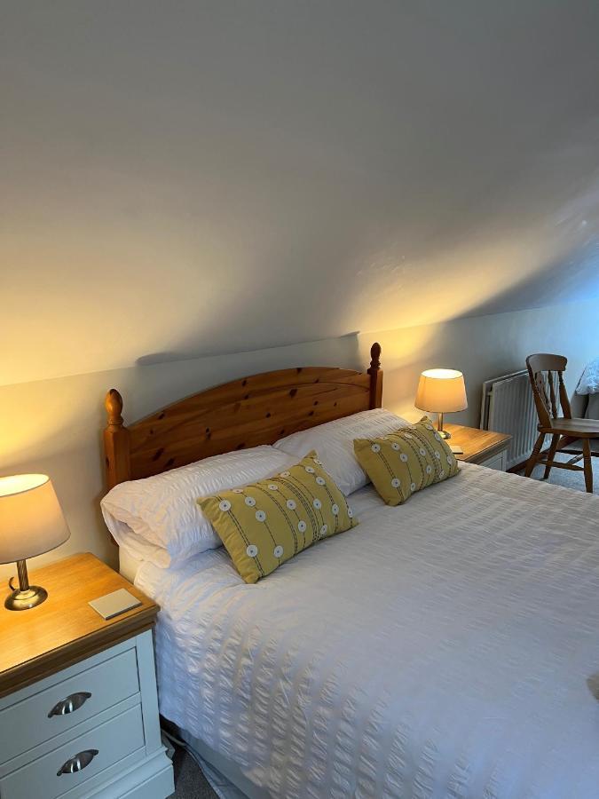 Cheerful 3 Bedroom Cottage In Central Location 앰블사이드 외부 사진